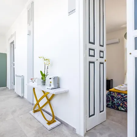 Apartment Holme Relais Santa Lucia By Napoliapartments Naples