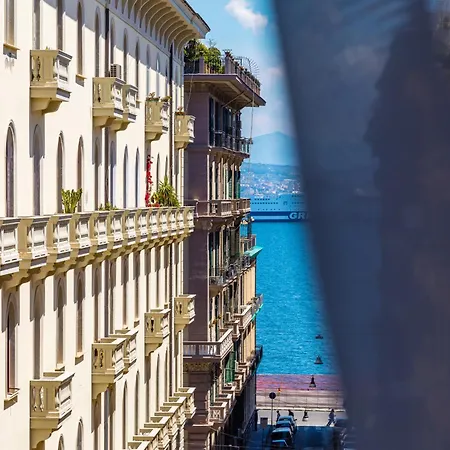 Apartment Holme Relais Santa Lucia By Napoliapartments Naples